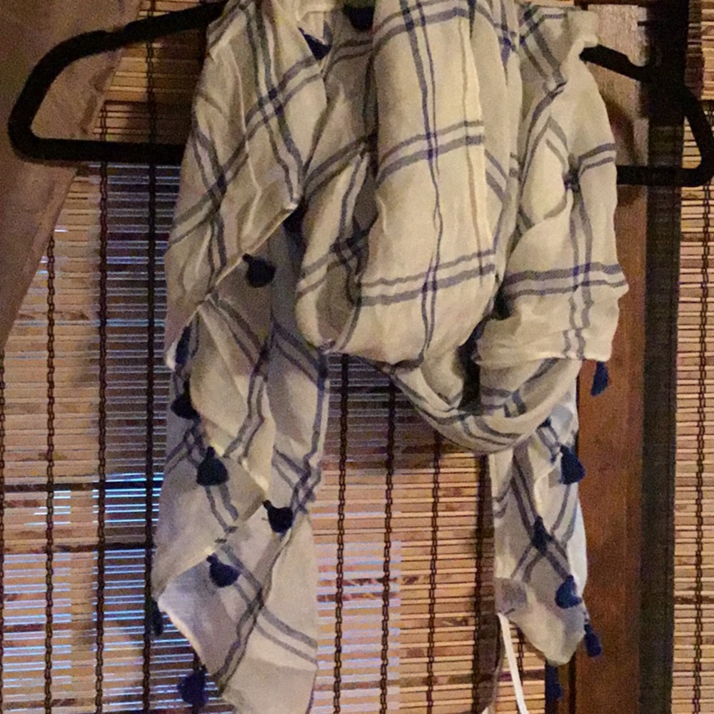 Lightweight scarf